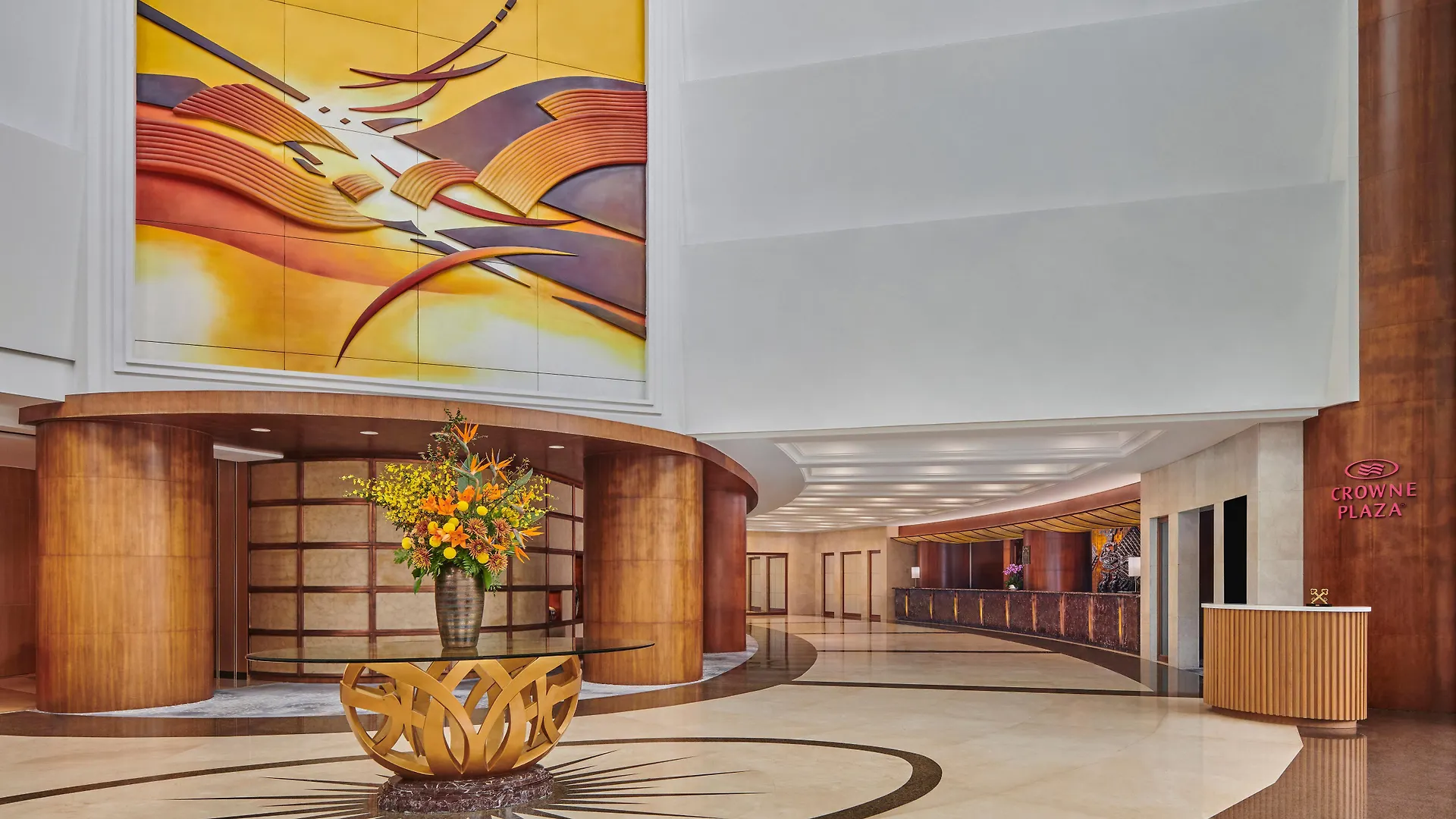 Crowne Plaza Zhuhai City Center By Ihg - Offers Free One-Way Shuttle To Chimelong Ocean Kingdom Hotel