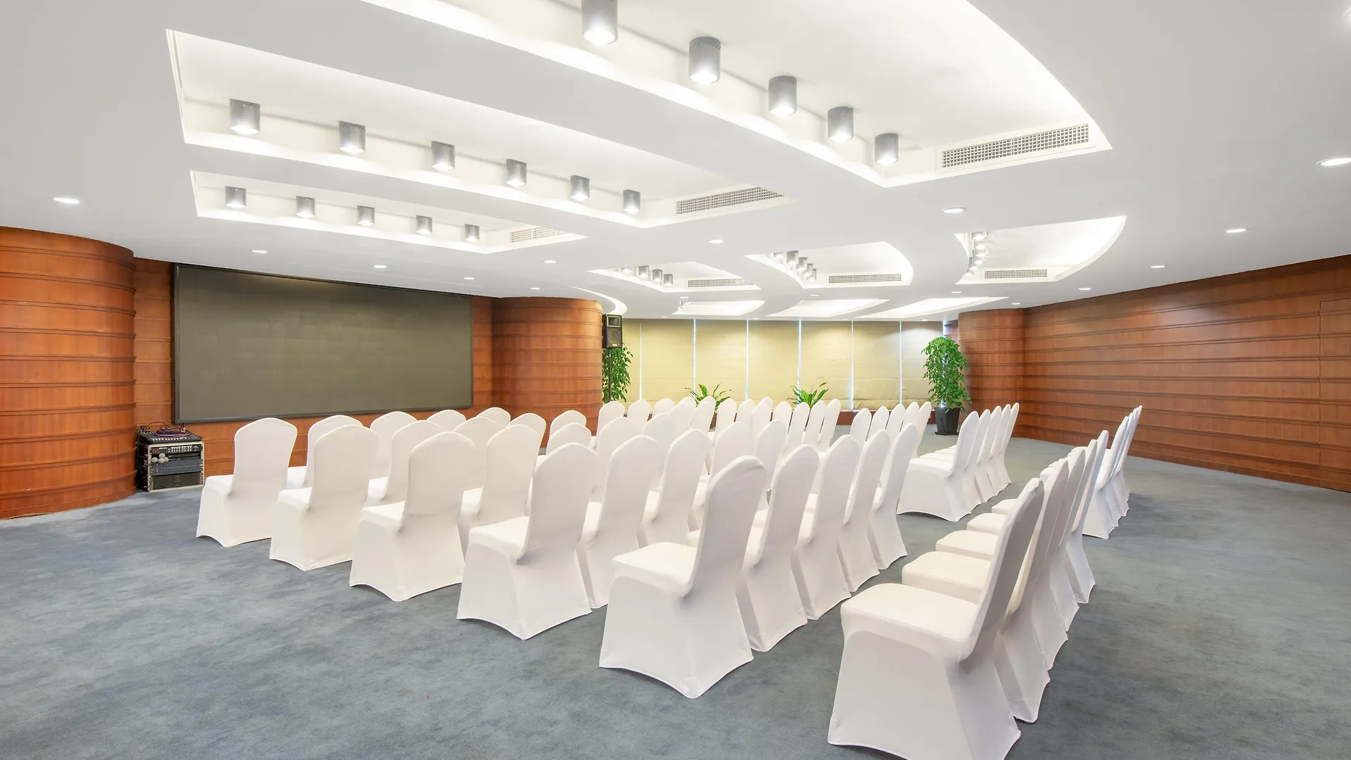 ***** Hotel Crowne Plaza Zhuhai City Center By Ihg - Offers Free One-Way Shuttle To Chimelong Ocean Kingdom China