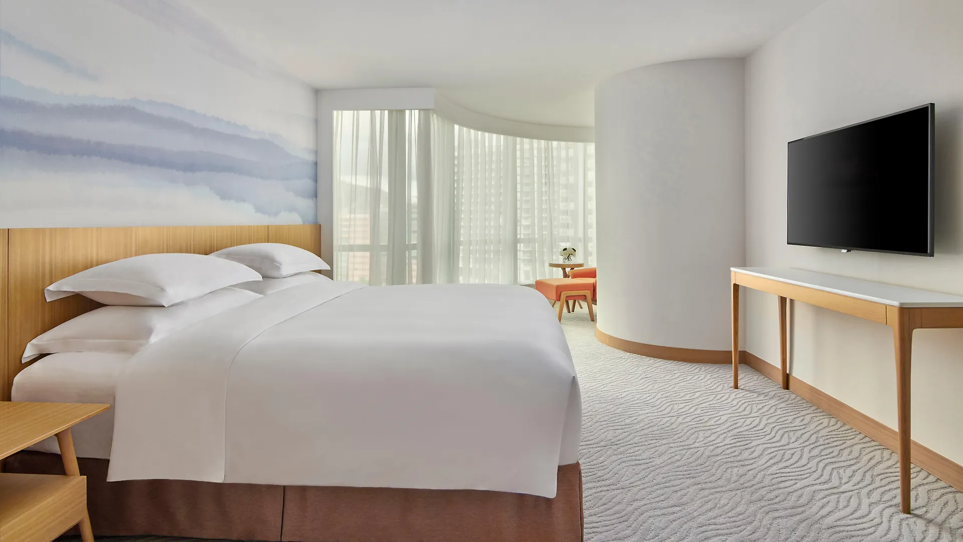 Crowne Plaza Zhuhai City Center By Ihg - Offers Free One-Way Shuttle To Chimelong Ocean Kingdom