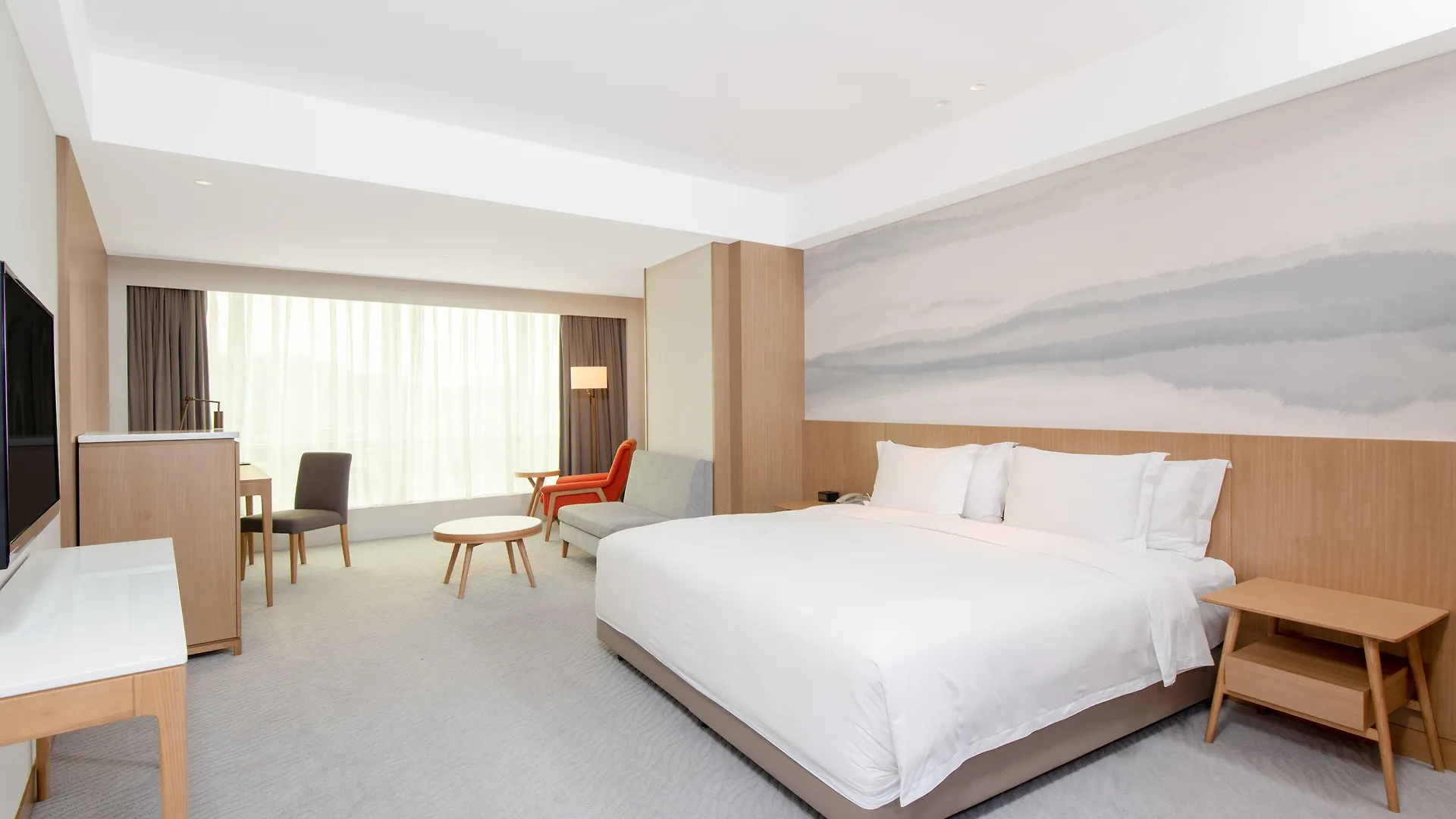 Crowne Plaza Zhuhai City Center By Ihg - Offers Free One-Way Shuttle To Chimelong Ocean Kingdom