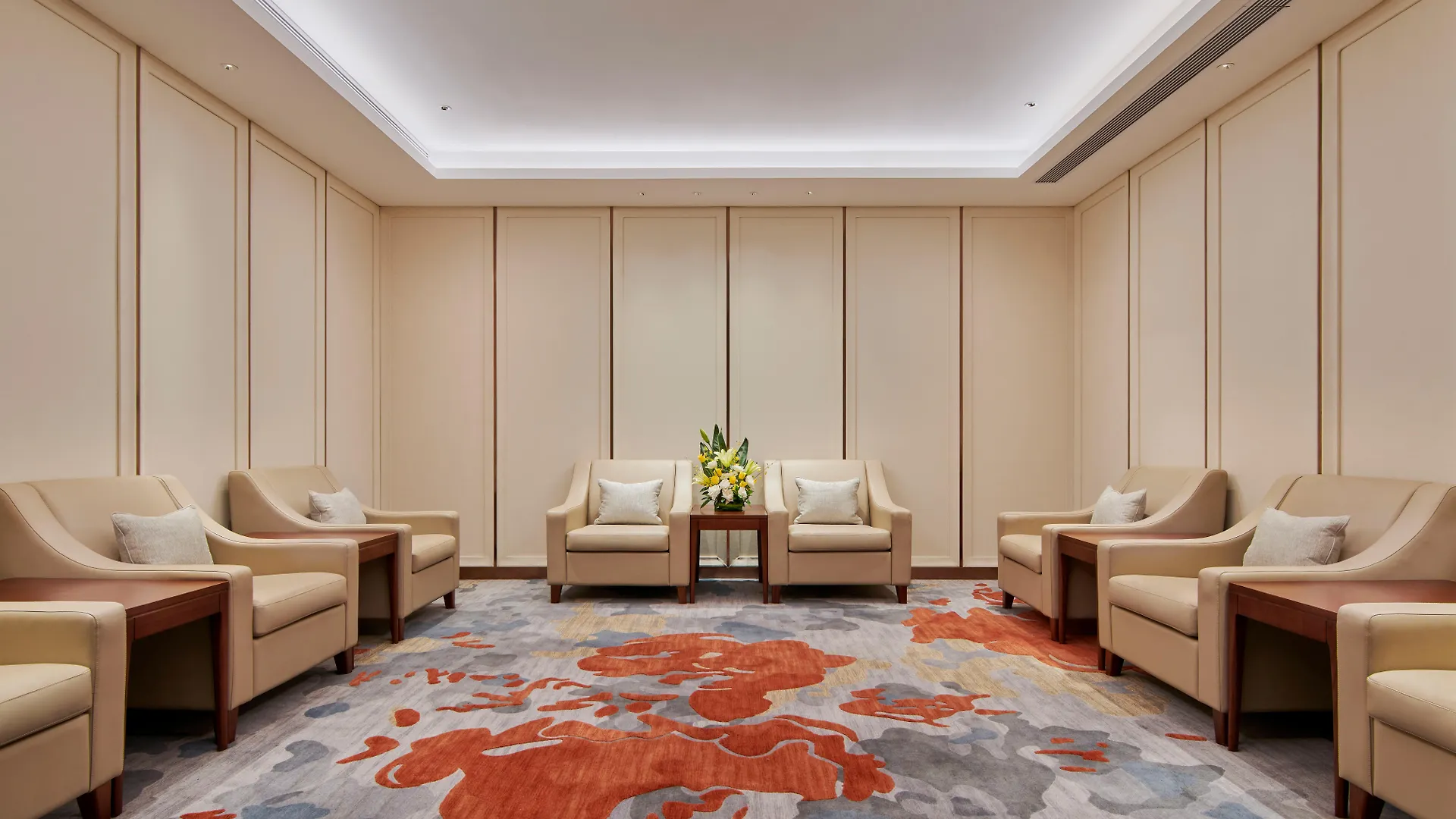 Crowne Plaza Zhuhai City Center By Ihg - Offers Free One-Way Shuttle To Chimelong Ocean Kingdom