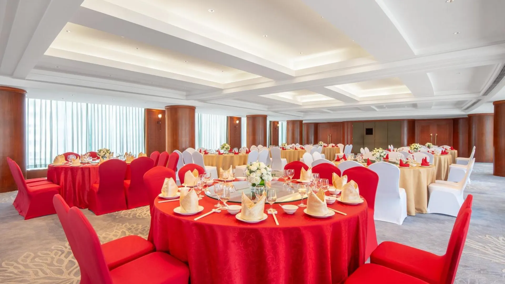 Crowne Plaza Zhuhai City Center By Ihg - Offers Free One-Way Shuttle To Chimelong Ocean Kingdom 5*,  China